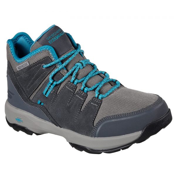 Go walk store outdoors 2